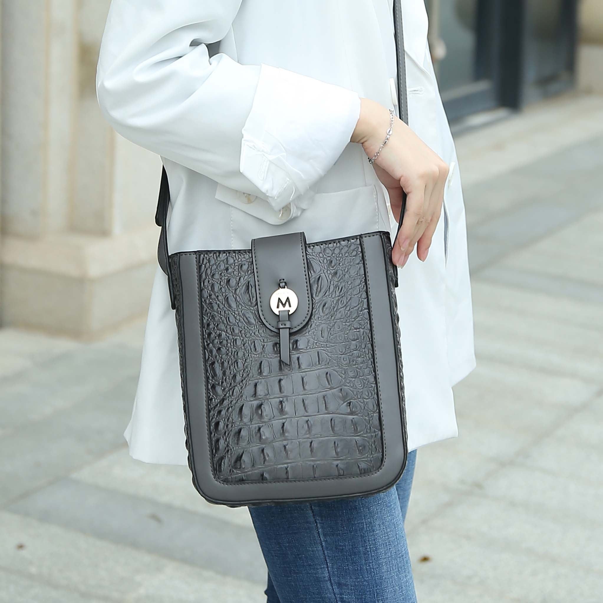 Molly Crossbody Bag-thumbmail-3