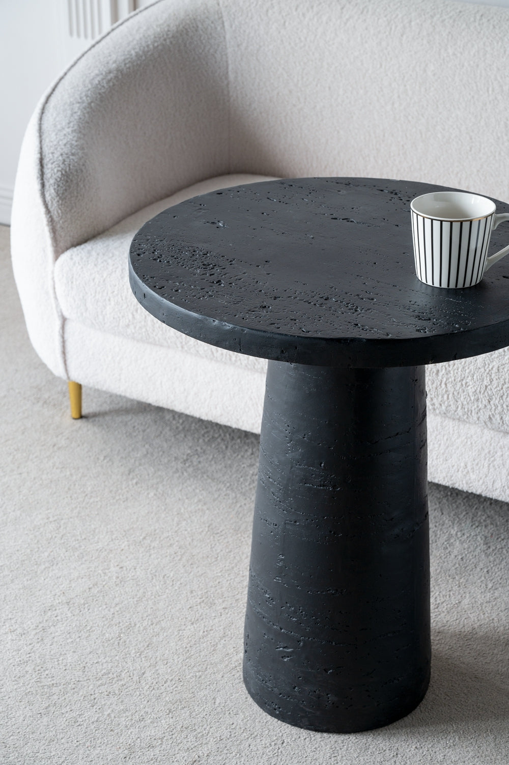 Black Round Side Table With Pedestal Base-thumbmail-4