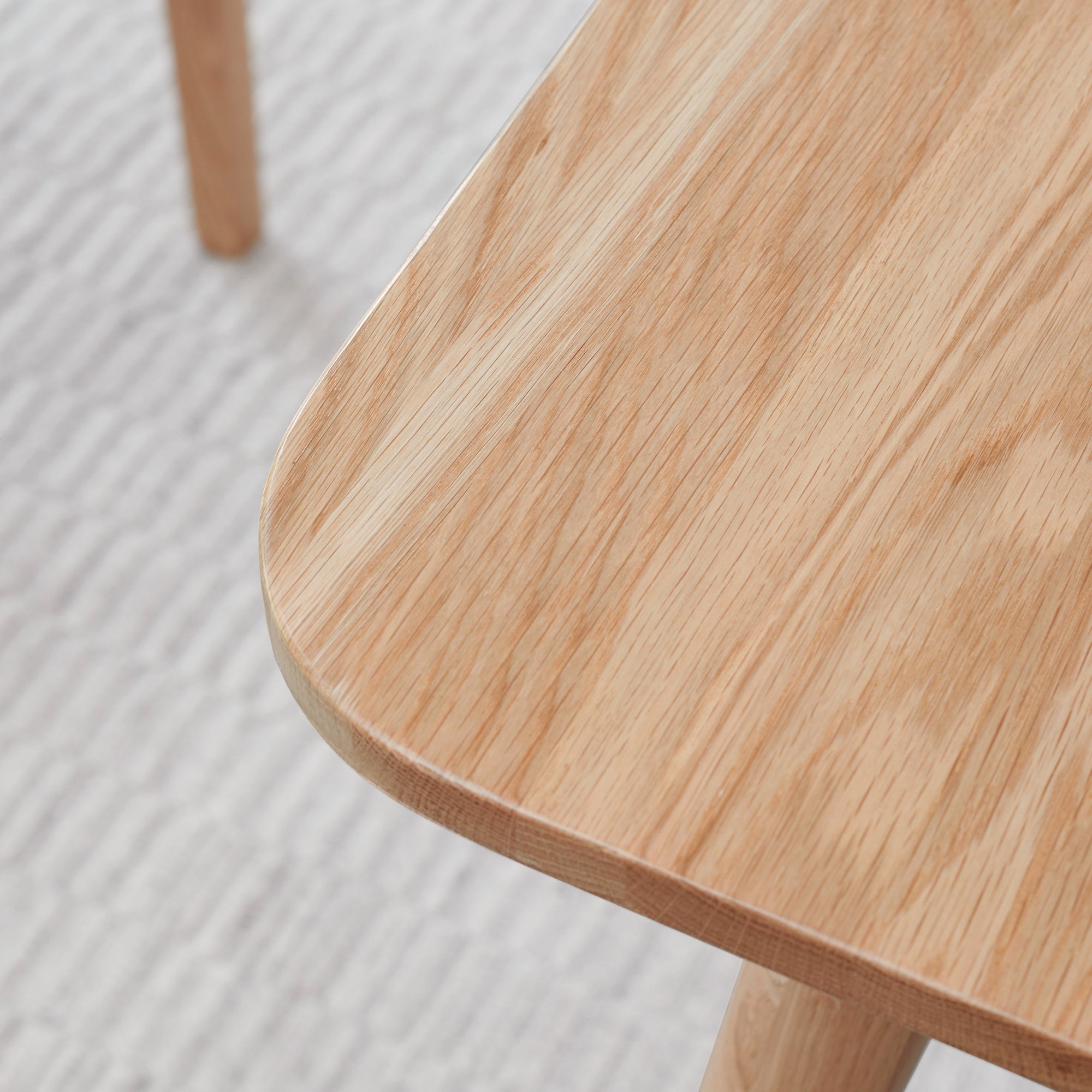 Natural Solid Oak Round Corner Dining Table-thumbmail-2