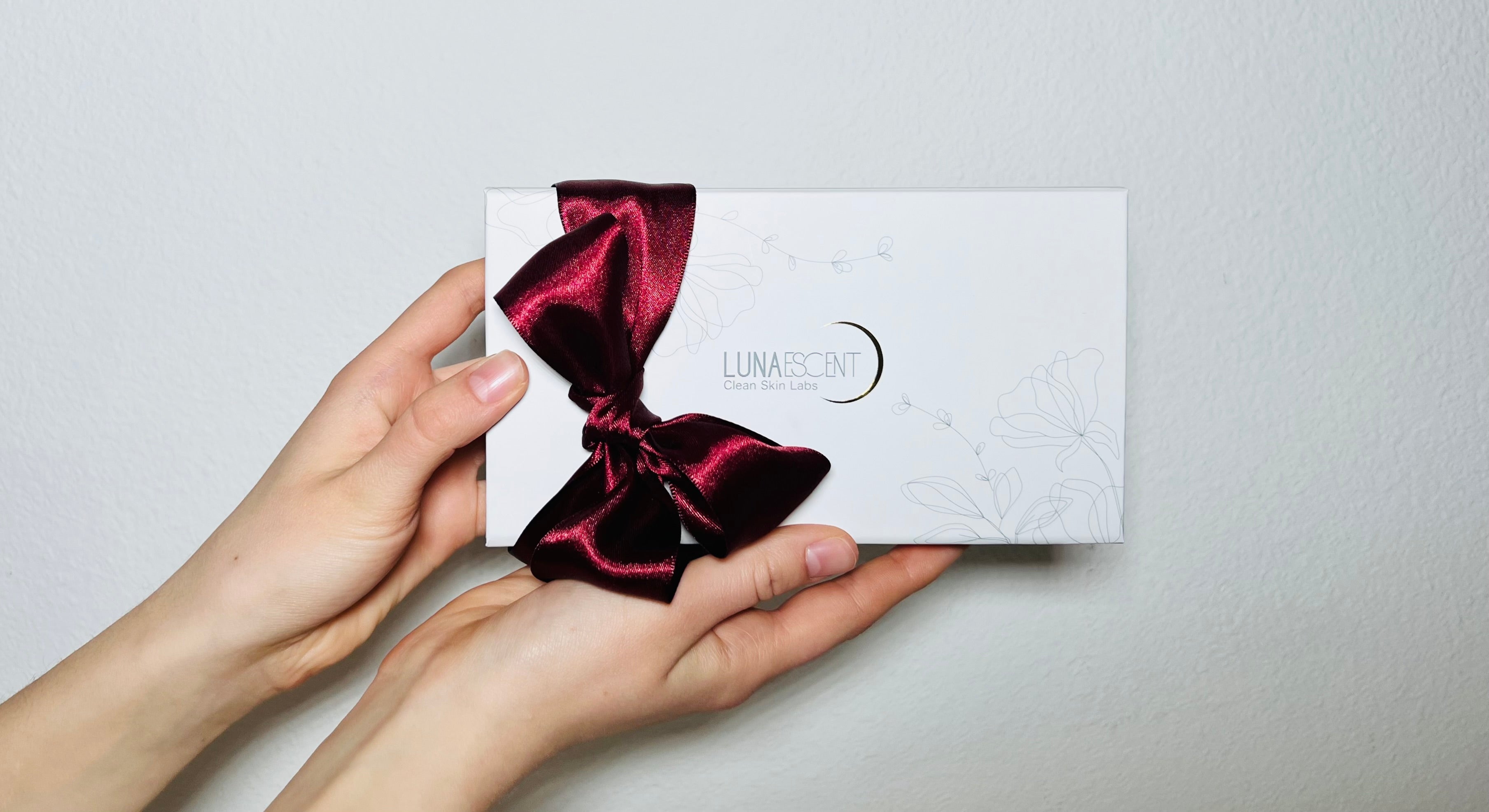 LUNAESCENT Deluxe Gift Set-thumbmail-4