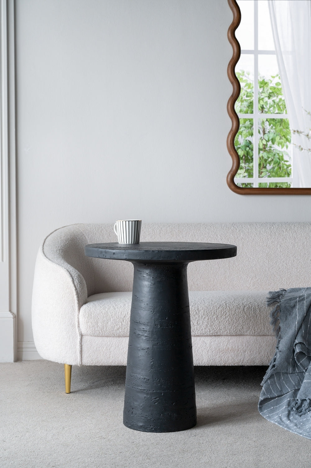 Black Round Side Table With Pedestal Base-thumbmail-10
