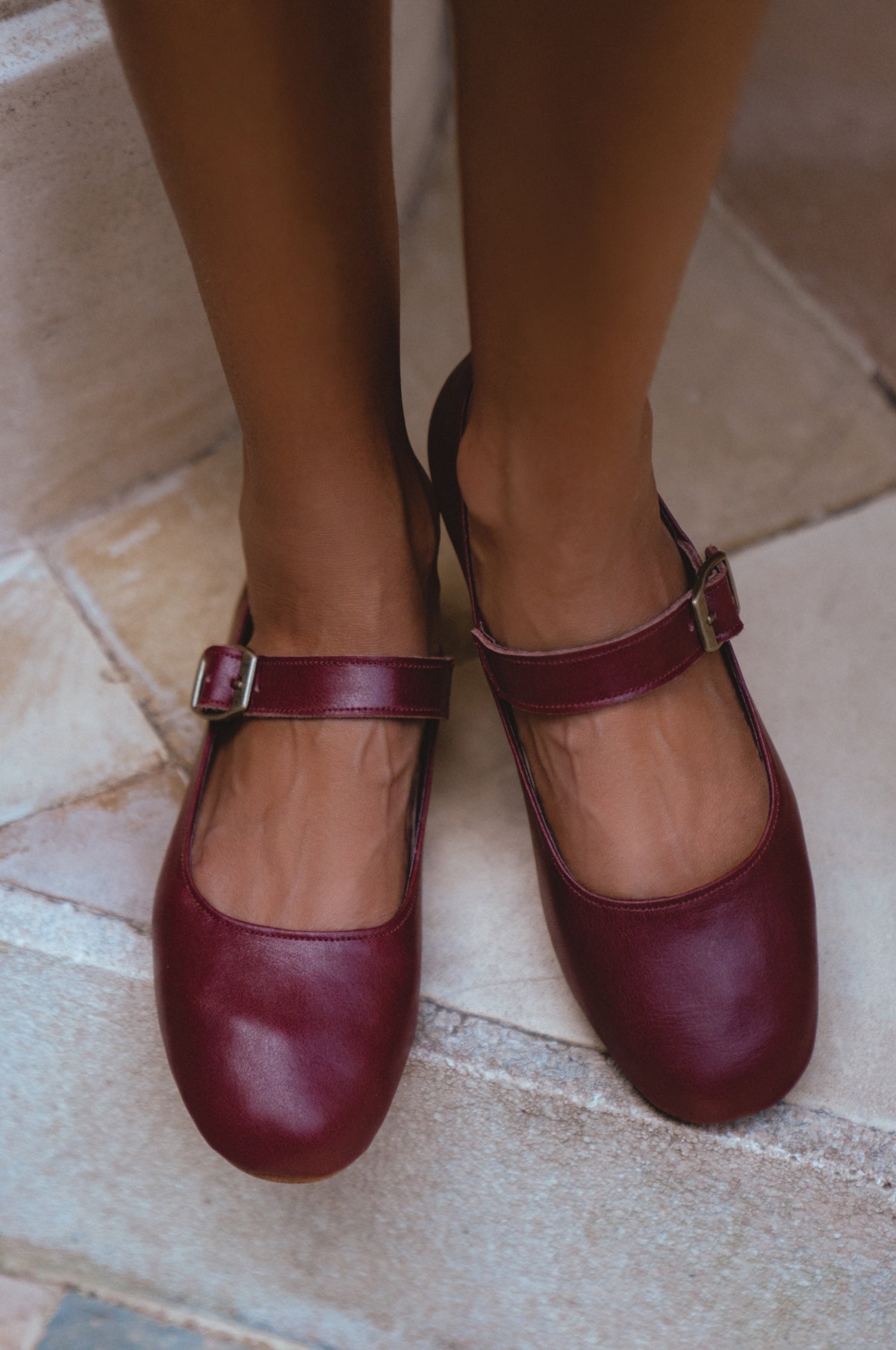 Belle Rose Round Toe Leather Flats-thumbmail-3