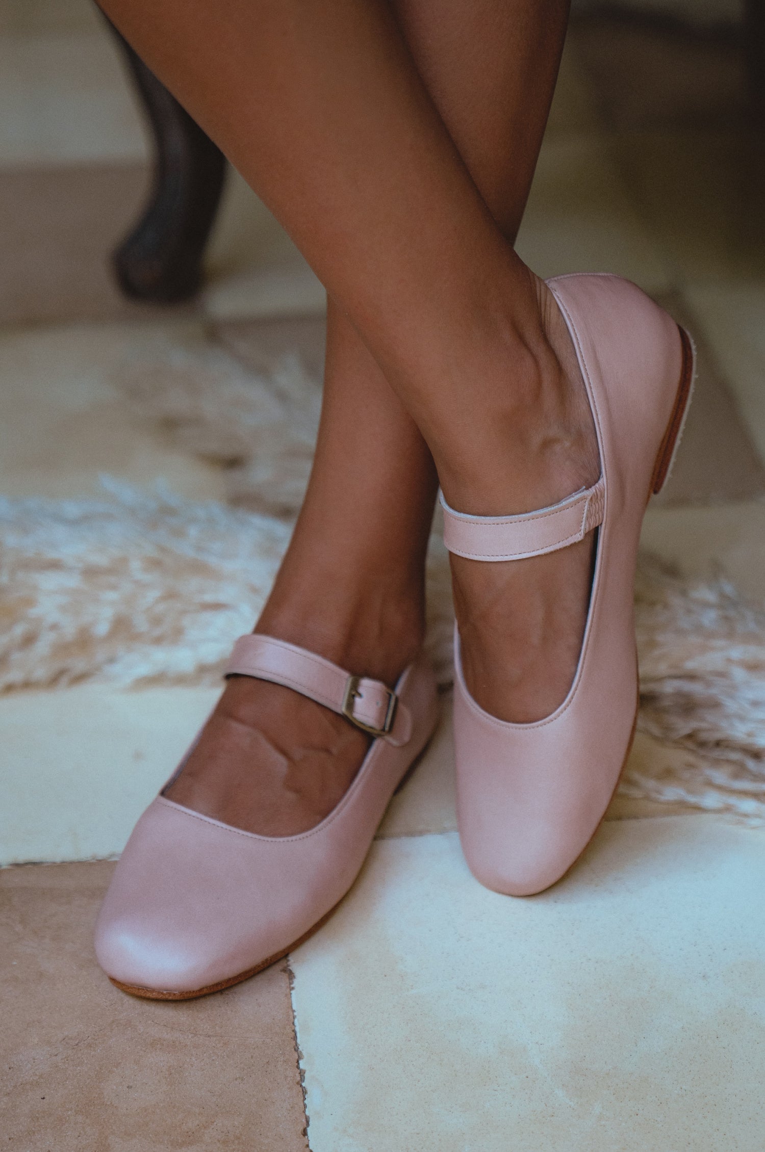 Belle Rose Round Toe Leather Flats-thumbmail-4