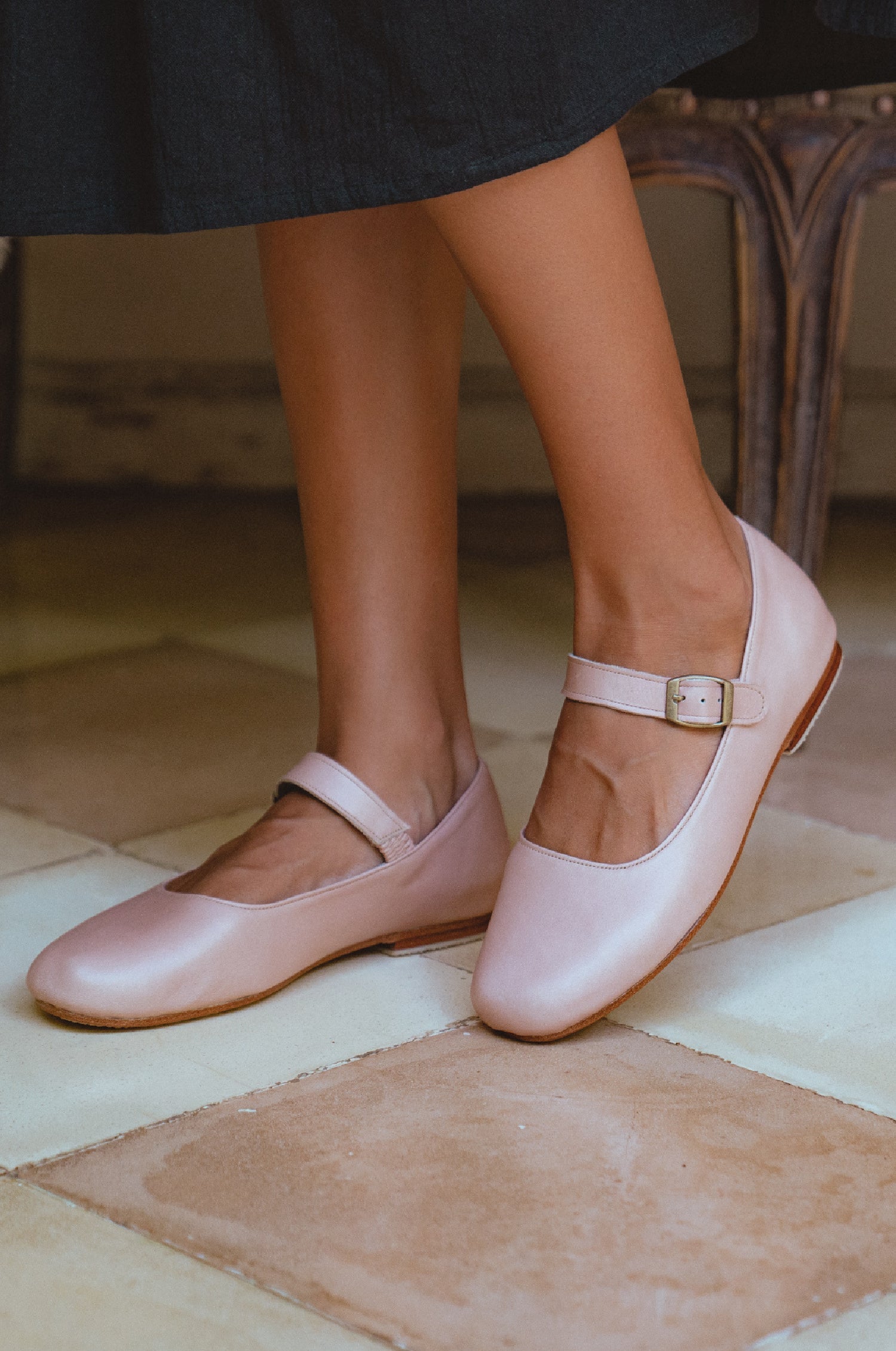 Belle Rose Round Toe Leather Flats-thumbmail-8