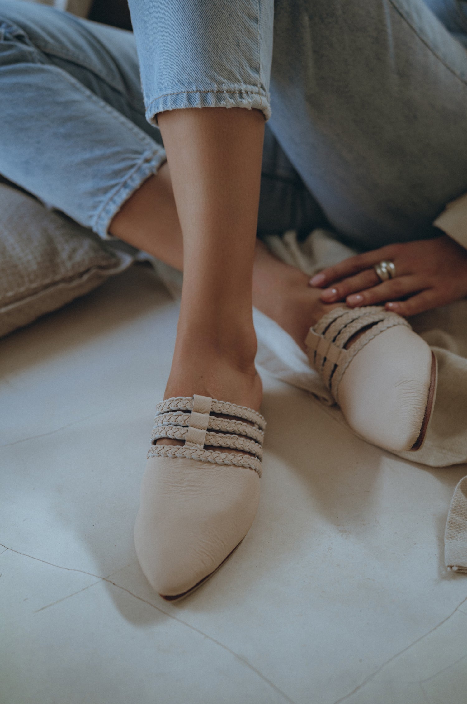 Breeze Pointy Toe Loafers-thumbmail-2