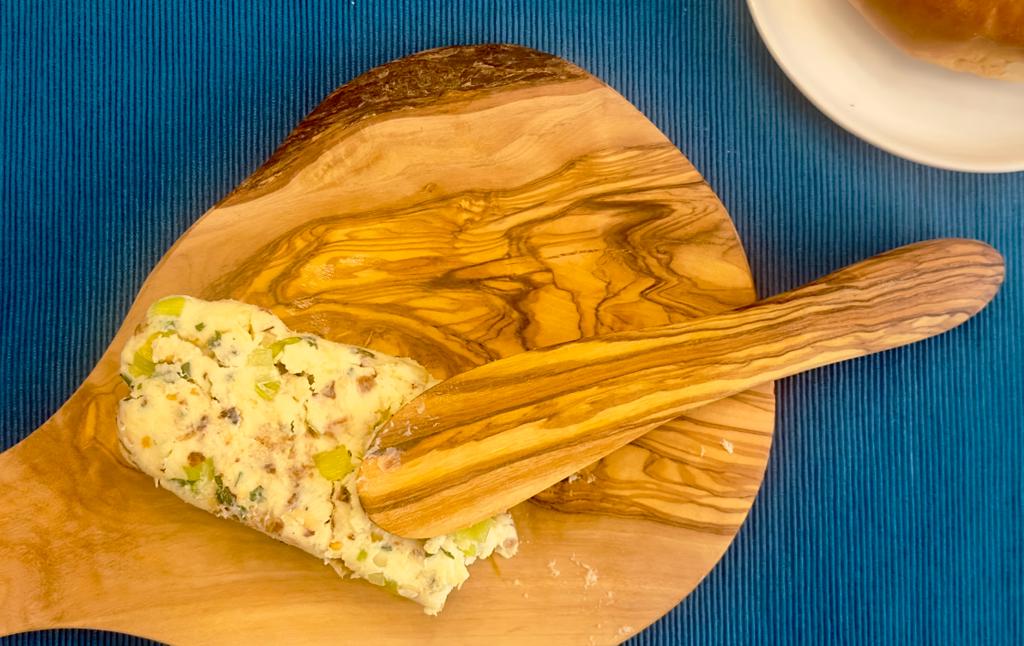 Mediterranean Olive Wood Butter Knife-thumbmail-5
