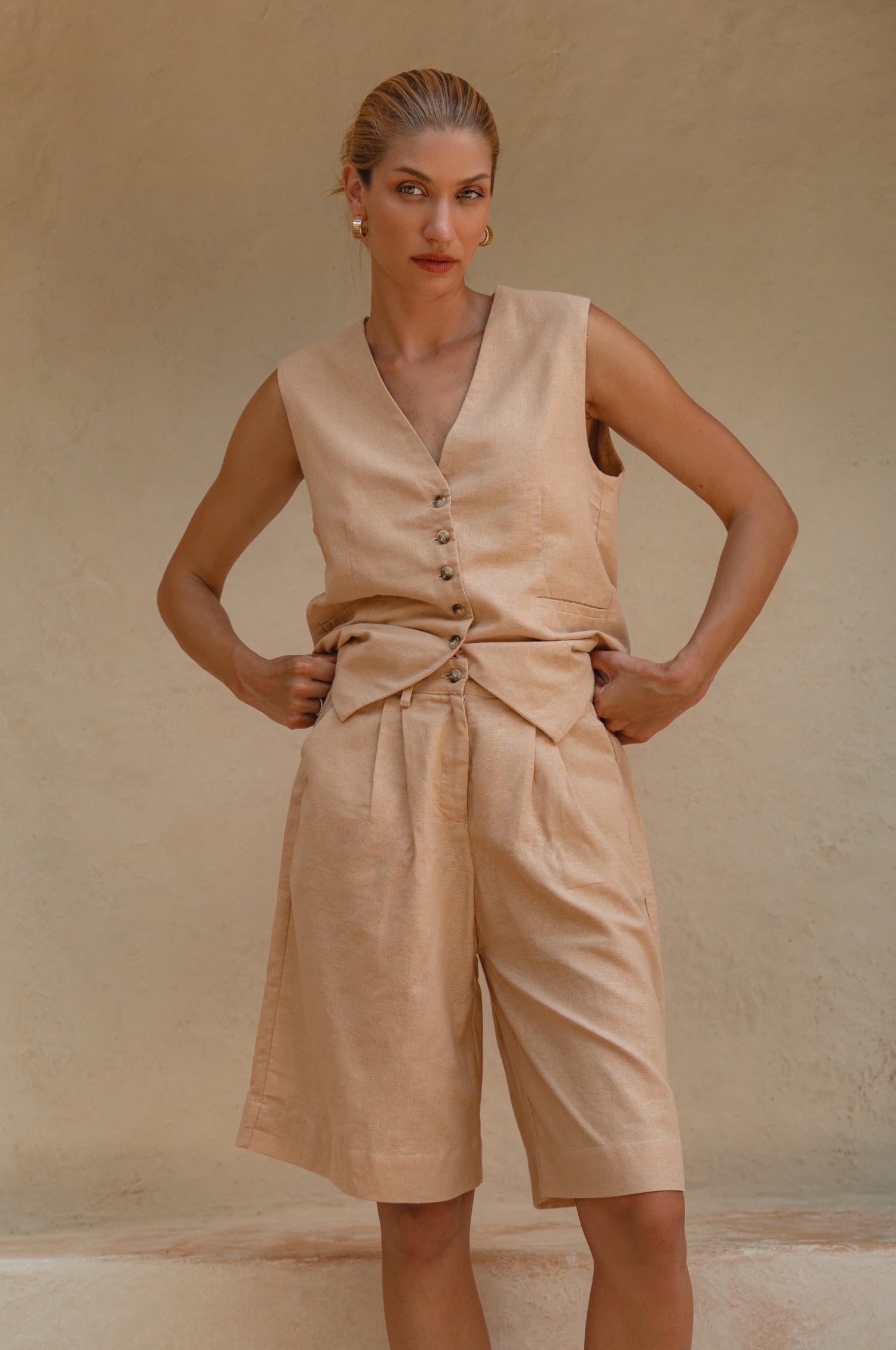 Faro Bermuda Linen Shorts-thumbmail-1