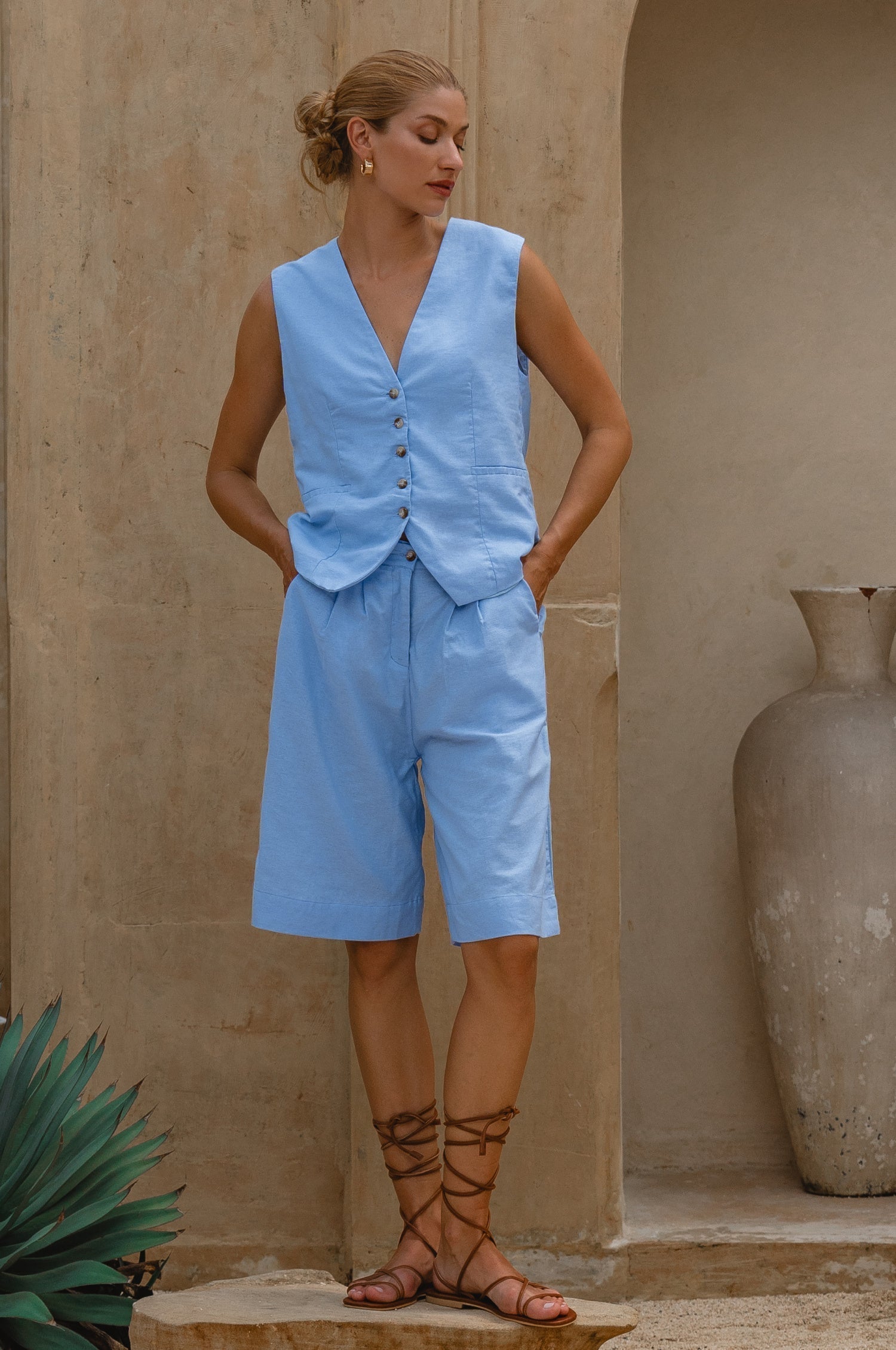 Faro Bermuda Linen Shorts-thumbmail-1