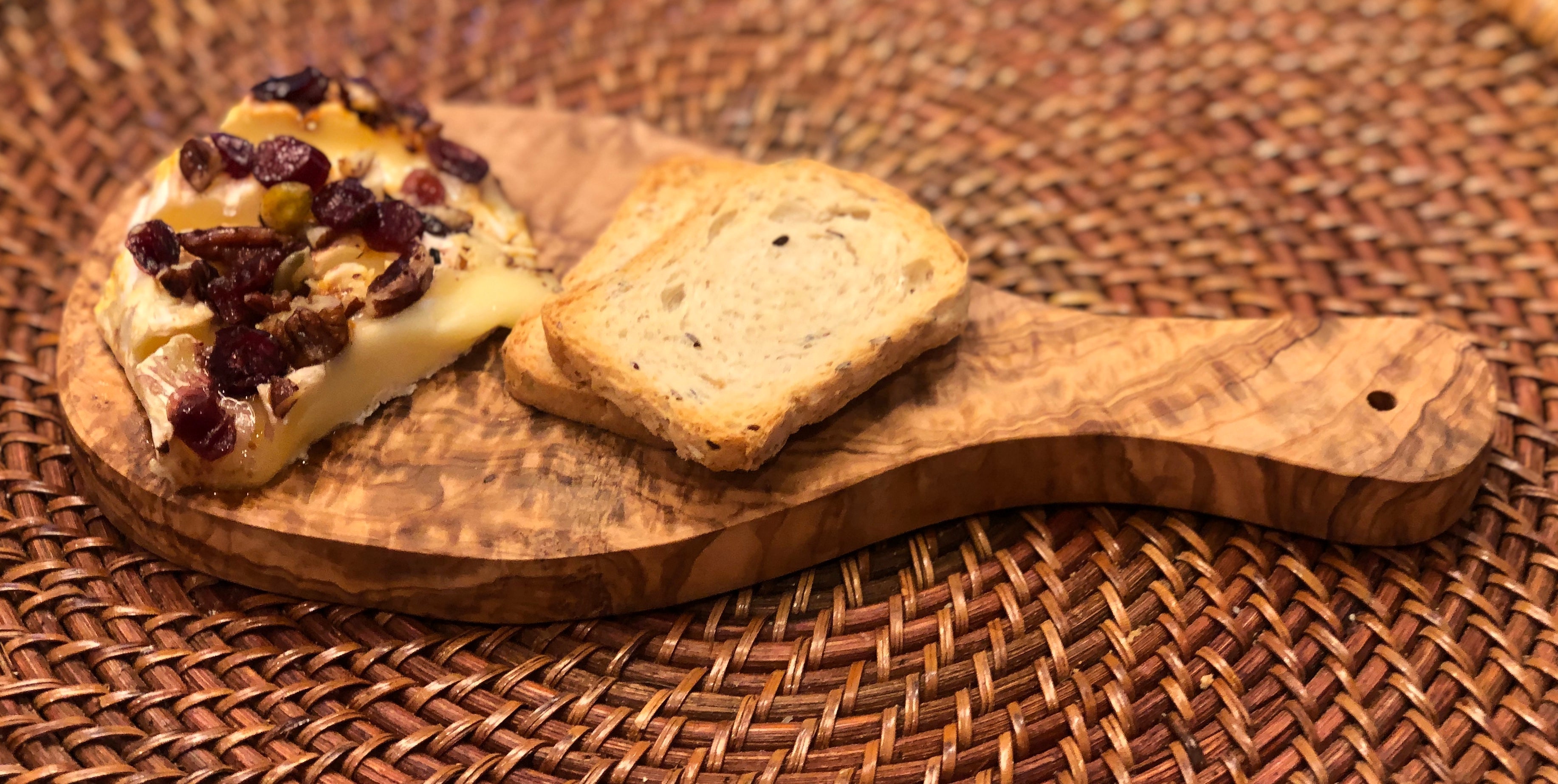 Original Olive Wood Cutting Board With Handle-thumbmail-5