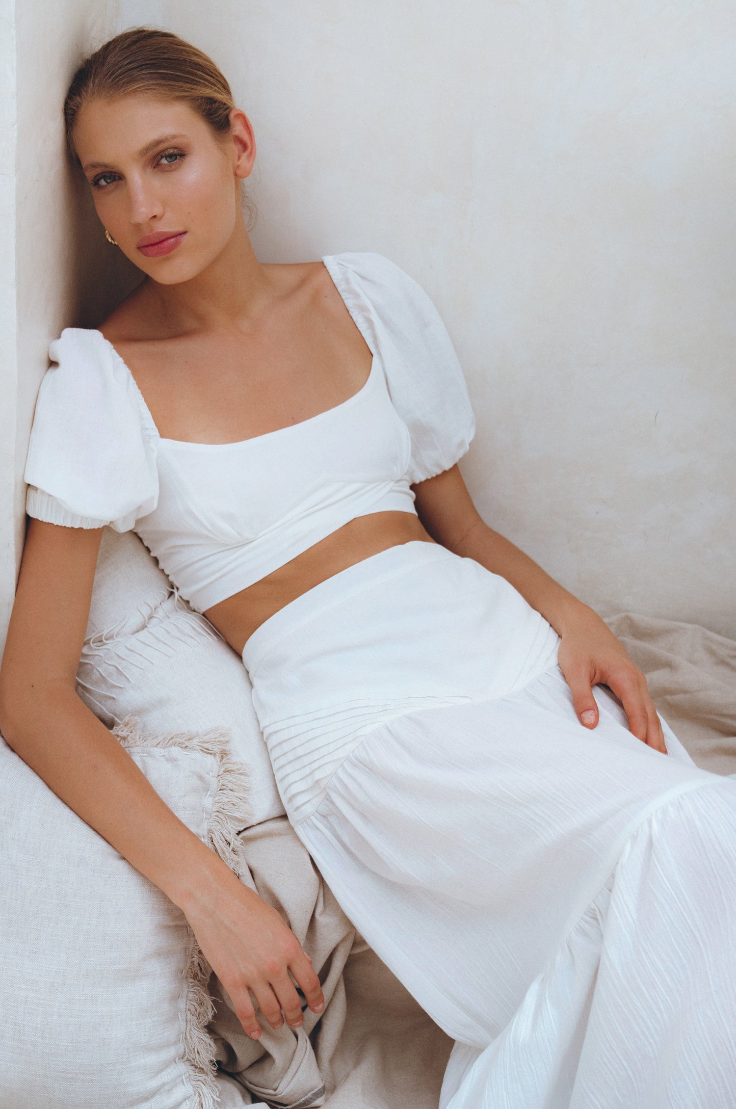 Kiana Linen Crop Top-thumbmail-4
