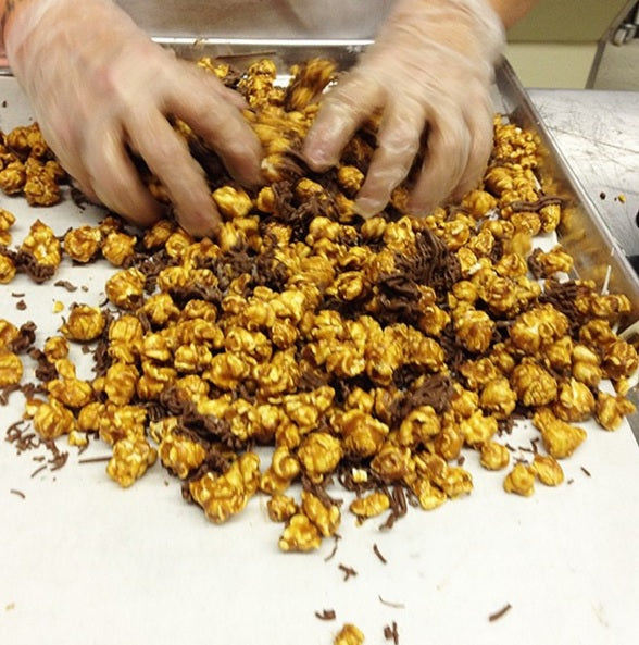 NYC Checker Cab Popcorn – Milk Chocolate Caramel Crunch, 3 Bag Set-thumbmail-6
