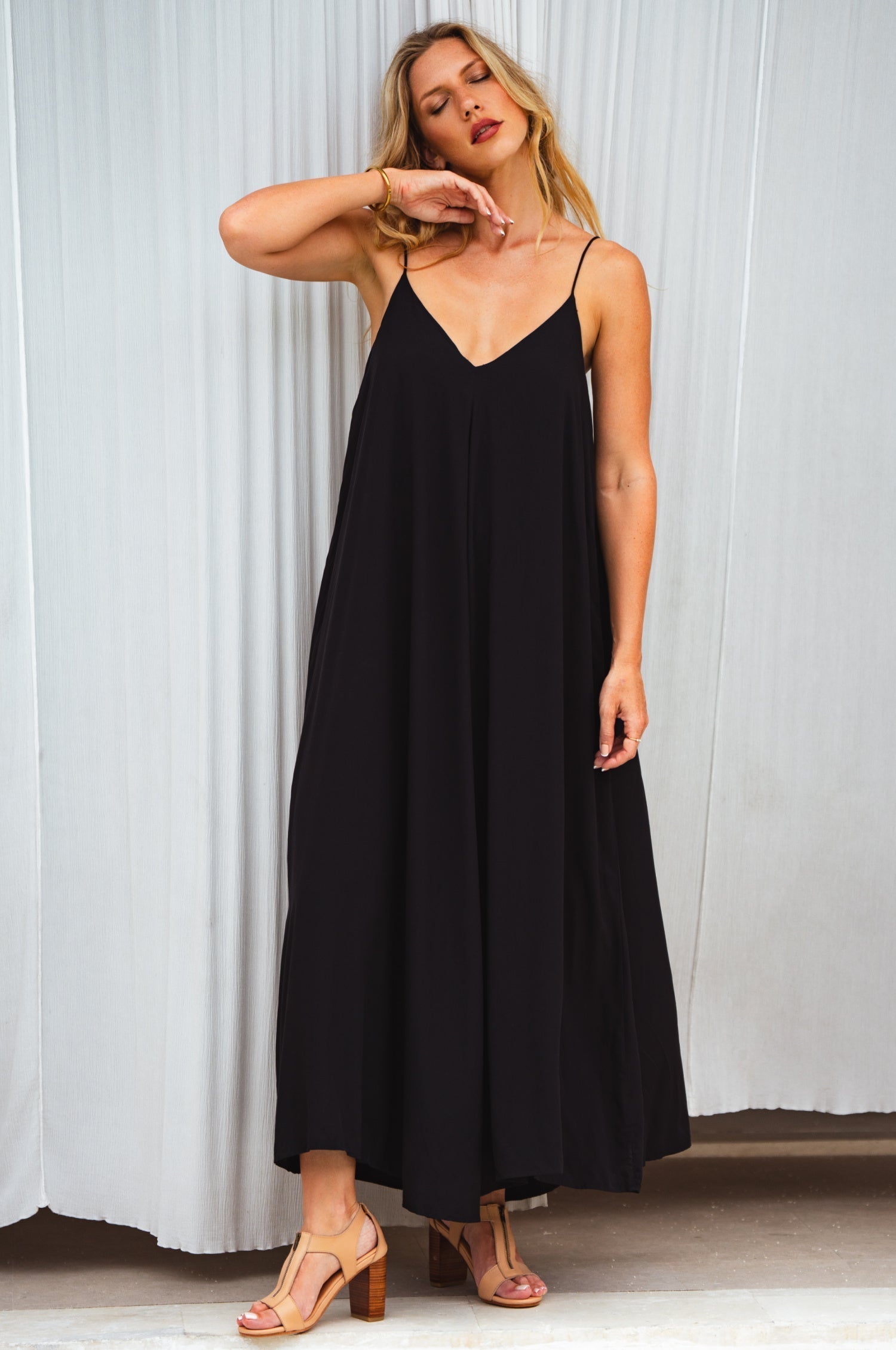 Silky Wind Strappy Maxi Dress-thumbmail-7