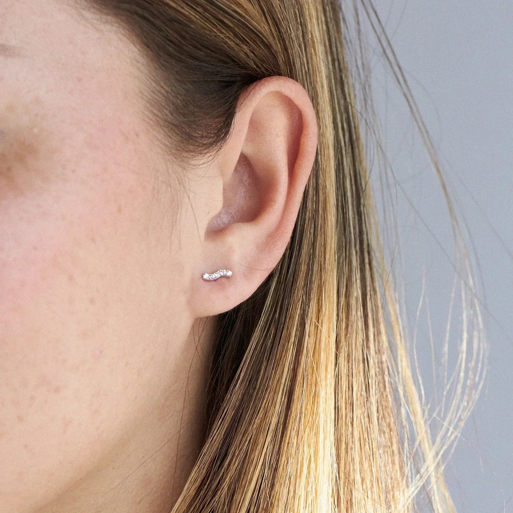The Wave Stud Earrings-thumbmail-4