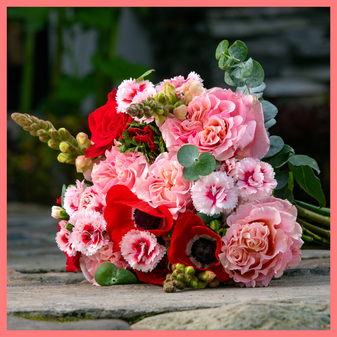 Holiday Szn Flower Bouquet With Vase-thumbmail-1
