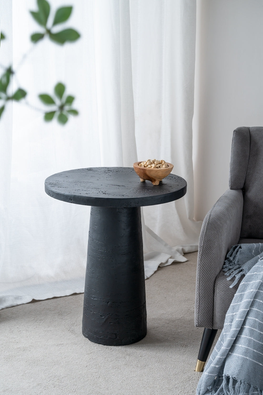 Black Round Side Table With Pedestal Base-thumbmail-6