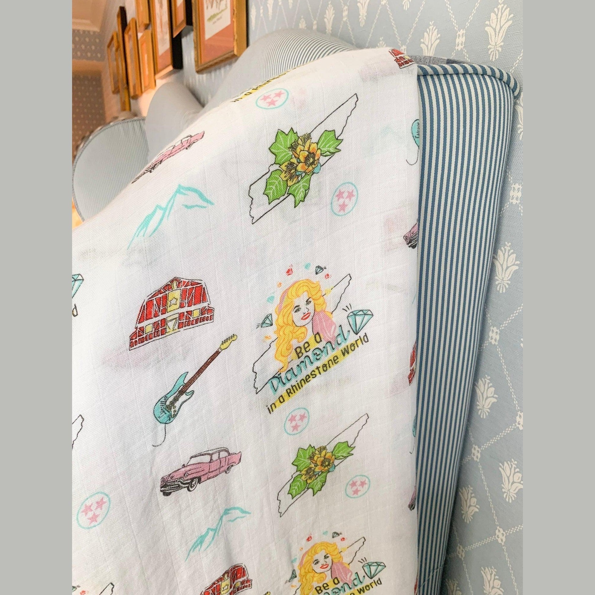 Gift Set: Tennessee Baby Muslin Swaddle Blanket and Burp Cloth/Bib Combo (Floral)-thumbmail-8